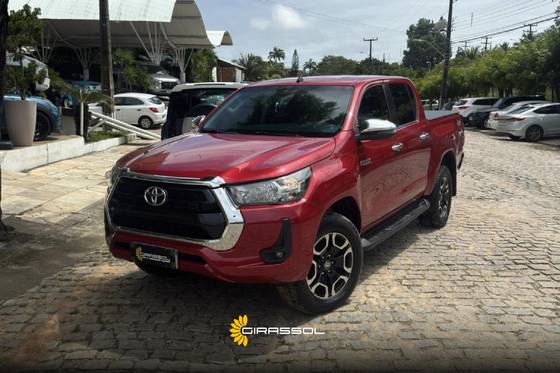 TOYOTA HILUX 2.8 D-4D TURBO DIESEL CD SRV 4X4 AUTOMÁTICO